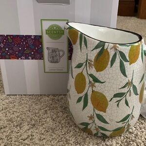 Scentsy Lemon Grove warmer